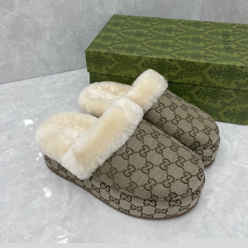 G*u*i slippers